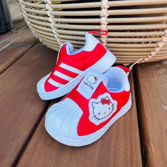 ♥️Hello Kitty ♥️Adidas♥️New - size 4 - Picture 2 of 7